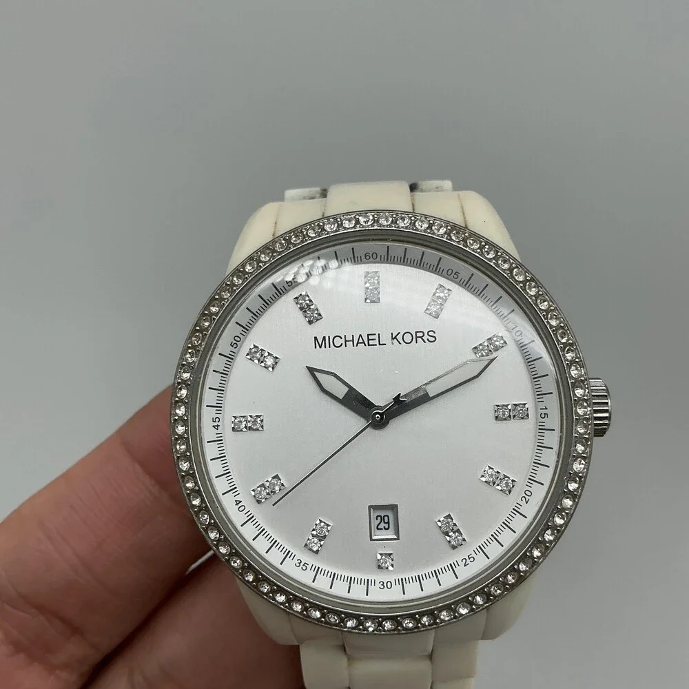 Michael Kors MK-5204 Womens Watch 37mm Silver Tone Dial Date New Battery 6.5